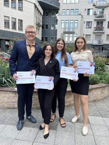 Law students completed an internship at the EUACI