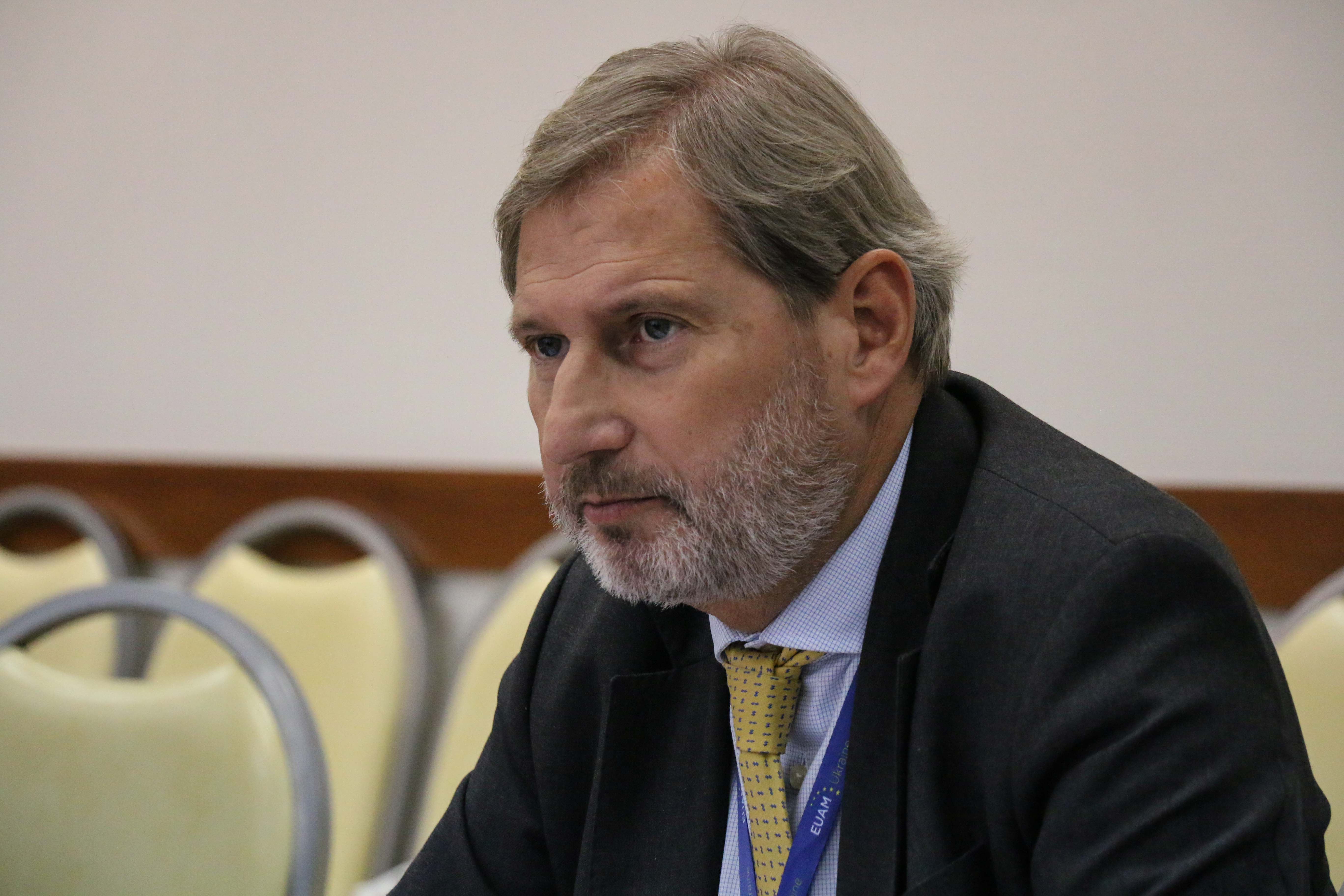 EU Commissioner Hahn to visit Ukraine